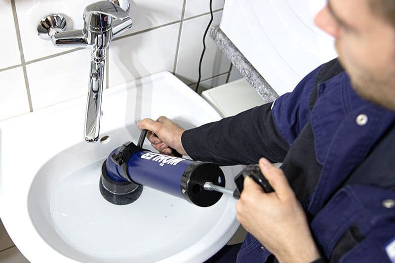 Toilette verstopft Solingen: Tipps und Tricks zur Soforthilfe