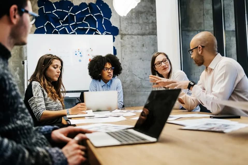 Headhunter IT: Wie Unternehmen schnell IT-Spezialisten gewinnen