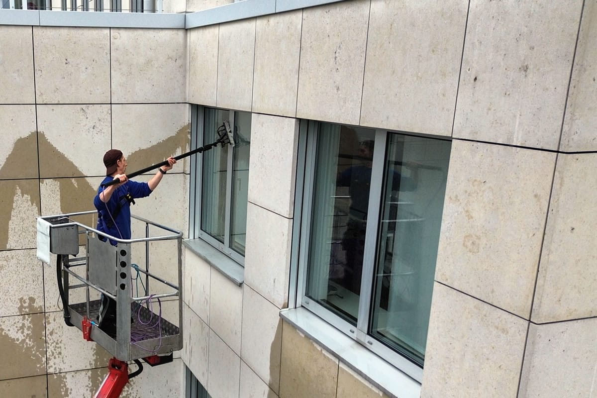 Fensterputzer in der Nähe von Meister-Job: Schnell und zuverlässig