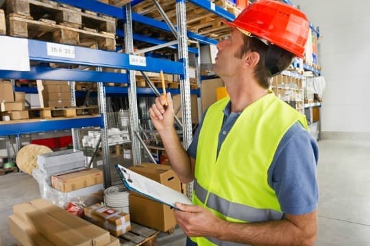 Effiziente Versandlösungen: Tools und Techniken zur Berechnung der Frachtkosten